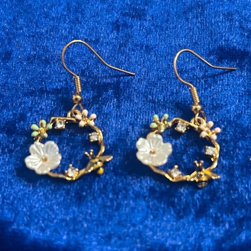 Gold Tone Floral Wreath Dangle Earrings with Mother of Pearl Flower